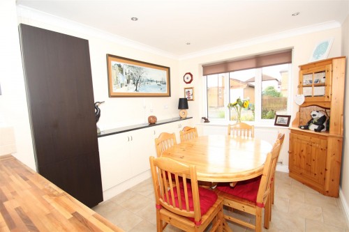 Lambourn Court, Emerson Valley, Milton Keynes - Photo 10