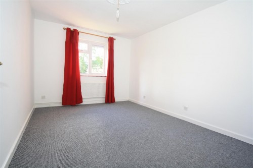 45 Durrans Court bed 1.JPG