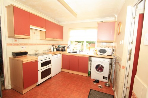 65 Oakwood Drive kitchen.JPG