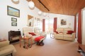 52 Passmore lounge a.JPG