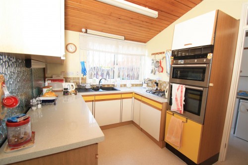 52 Passmore kitchen.JPG 52 Passmore kitchen.JPG