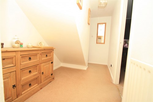 118 Langland Road entrance hall.JPG