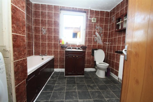 Queensway, Bletchley, Milton Keynes - Photo 9 Queensway, Bletchley, Milton Keynes - Photo 9