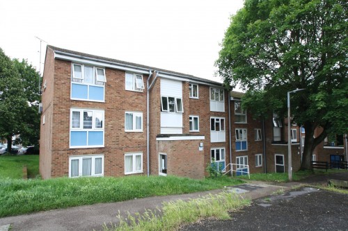Cleves Road, Hemel Hempstead - Photo 1 Cleves Road, Hemel Hempstead - Photo 1