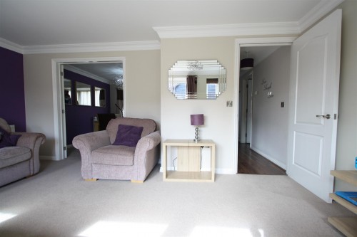 Holborn Crescent, Tattenhoe, Milton Keynes - Photo 3