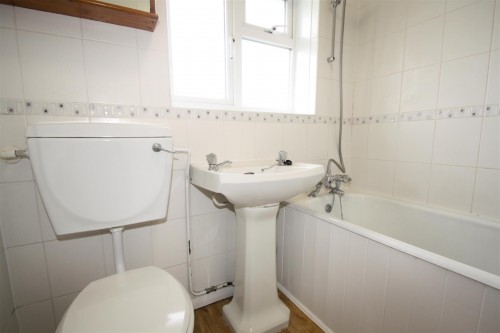 Sycamore Avenue, Bletchley, Milton Keynes - Photo 17