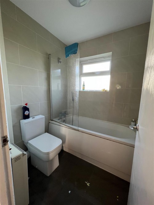 Bathroom.jpg Bathroom.jpg