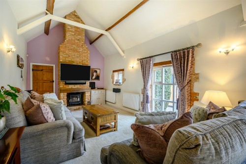 8590588-interior08.jpg