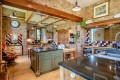 8592365-interior18.jpg