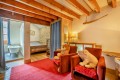 8592365-interior41.jpg