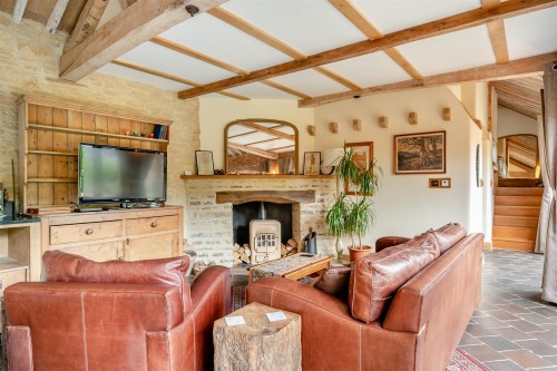 8592365-interior52.jpg