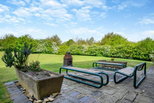 8592365-exterior27.jpg
