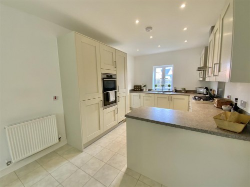 Berrichon Crescent, Whitehouse - Photo 5