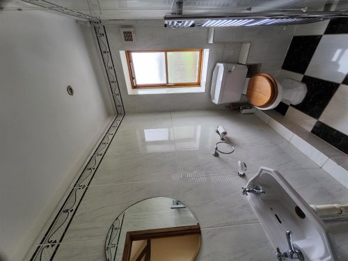 Bedroom 1 Ensuite.jpg Bedroom 1 Ensuite.jpg