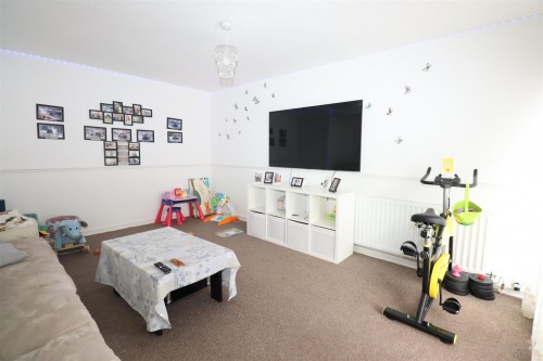 Gibbwin, Great Linford, Milton Keynes - Photo 5
