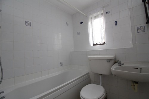 Bathroom.JPG
