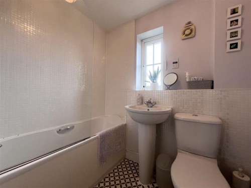 Harlow Crescent, Oxley Park, Milton Keynes - Photo 15
