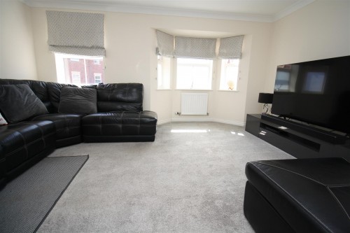 Colossus Way, Bletchley, Milton Keynes - Photo 13