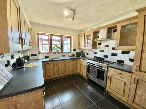 Cruickshank Grove, Crownhill, Milton Keynes - Photo 3
