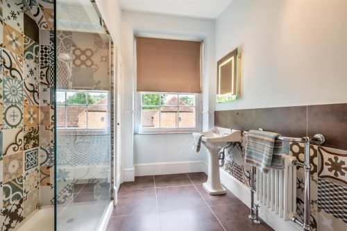 8608621-interior37.jpg