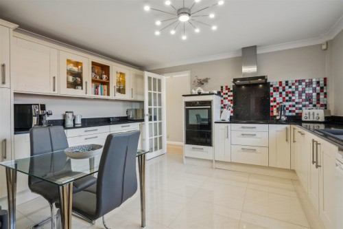 Belmont Court, Two Mile Ash, Milton Keynes - Photo 2