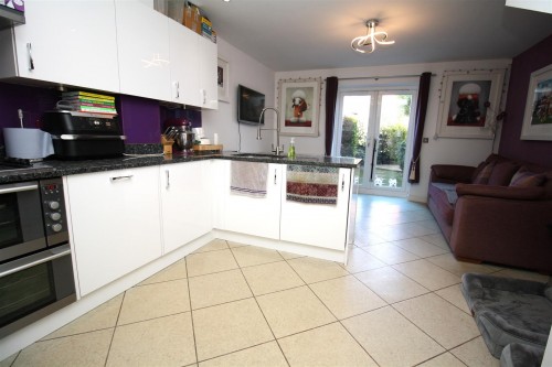 St. Helena Avenue, Newton Leys, Milton Keynes - Photo 4