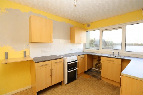 Kingsfold, Bradville, Milton Keynes - Photo 9