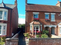 Click the photo for more details of 136, Stony Stratford, London Road