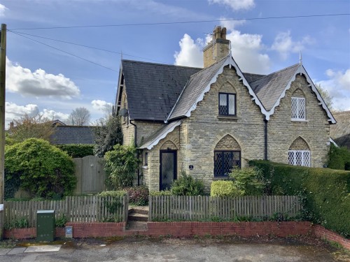 High Street, Potterspury, Towcester - Photo 1