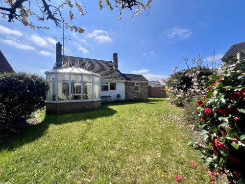 Miles Avenue, Leighton Buzzard - Photo 2