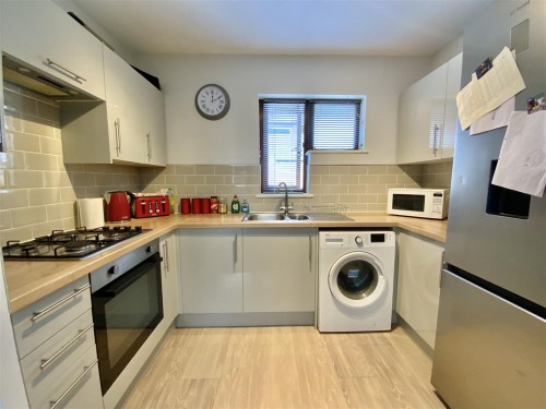 Edmund Court, Shenley Church End, Milton Keynes - Photo 5