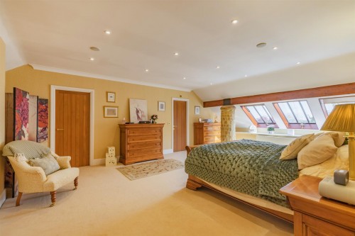 8643048-interior24.jpg