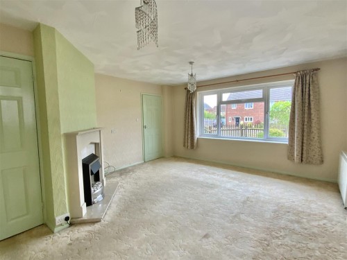North Way, Deanshanger, Milton Keynes - Photo 2