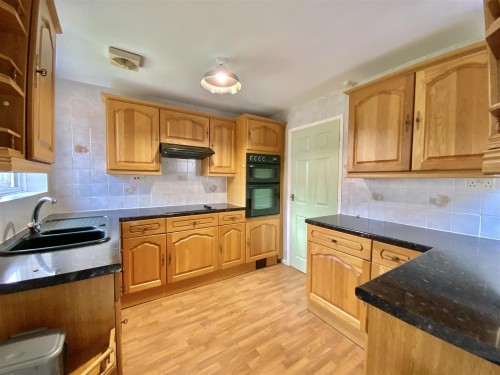 North Way, Deanshanger, Milton Keynes - Photo 3