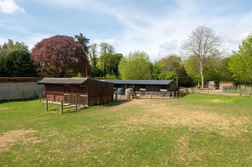 Stable Block & Tractor Shed