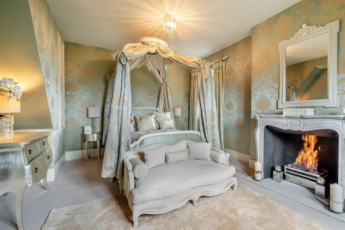 8588477-interior61.jpg