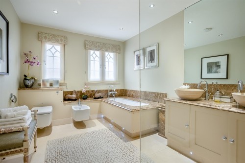 8588477-interior67.jpg
