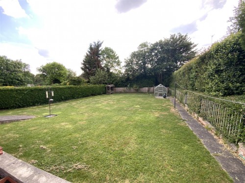 Loughton Road, Bradwell, Milton Keynes - Photo 13
