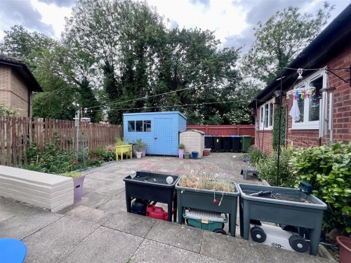 Holliday Close, Crownhill, Milton Keynes - Photo 2