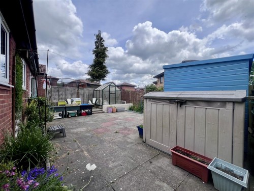 Holliday Close, Crownhill, Milton Keynes - Photo 13