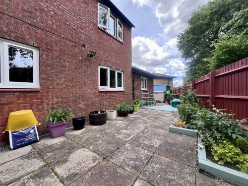 Holliday Close, Crownhill, Milton Keynes - Photo 14