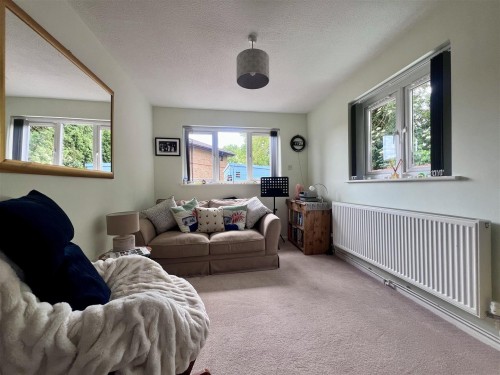 Holliday Close, Crownhill, Milton Keynes - Photo 4