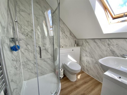 Bedroom 1 - Ensuite Bedroom 1 - Ensuite