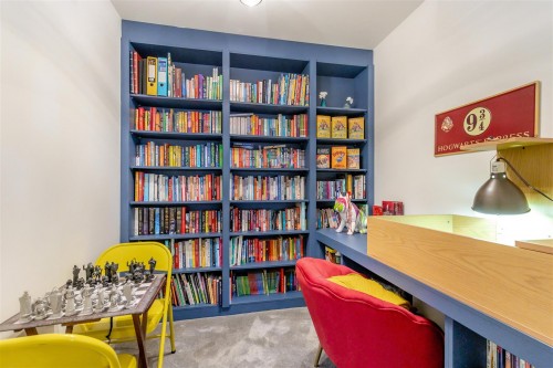 8651198-interior45.jpg