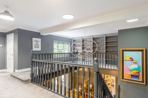 8651198-interior14.jpg