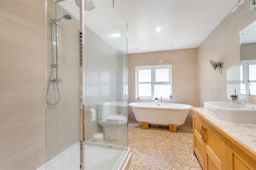 8651198-interior28.jpg