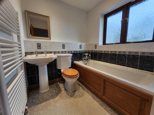 Family Bathroom.jpg