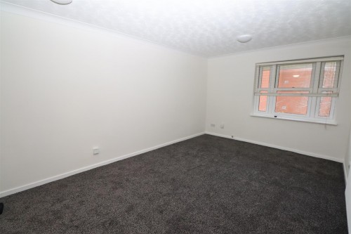 Emberton House, North Row, Milton Keynes, MK9 3LQ - Photo 3