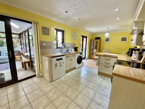 34 Milesmere, Two Mile Ash, Milton Keynes, MK8 8DP - Photo 4