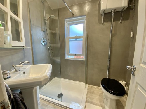 Bedroom 2 - Ensuite Bedroom 2 - Ensuite